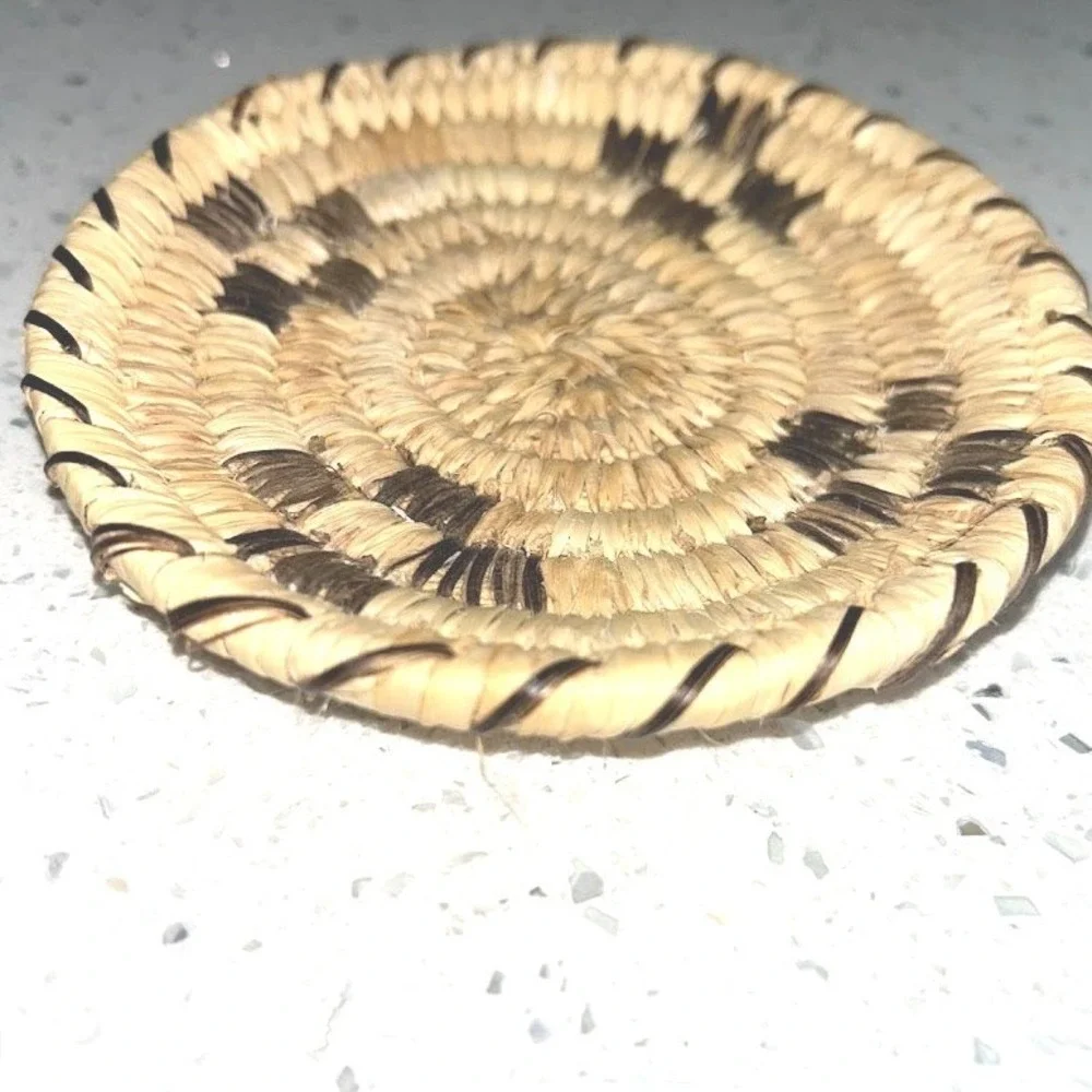Vintage‎ Papago Handwoven Tohono O'odham Yucca Devils Claw Basket 5.25